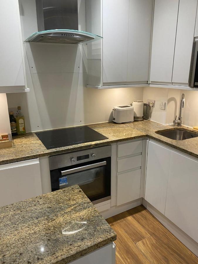 Stunning 2 bed flat in Ladbroke Grove Lejlighed London Eksteriør billede
