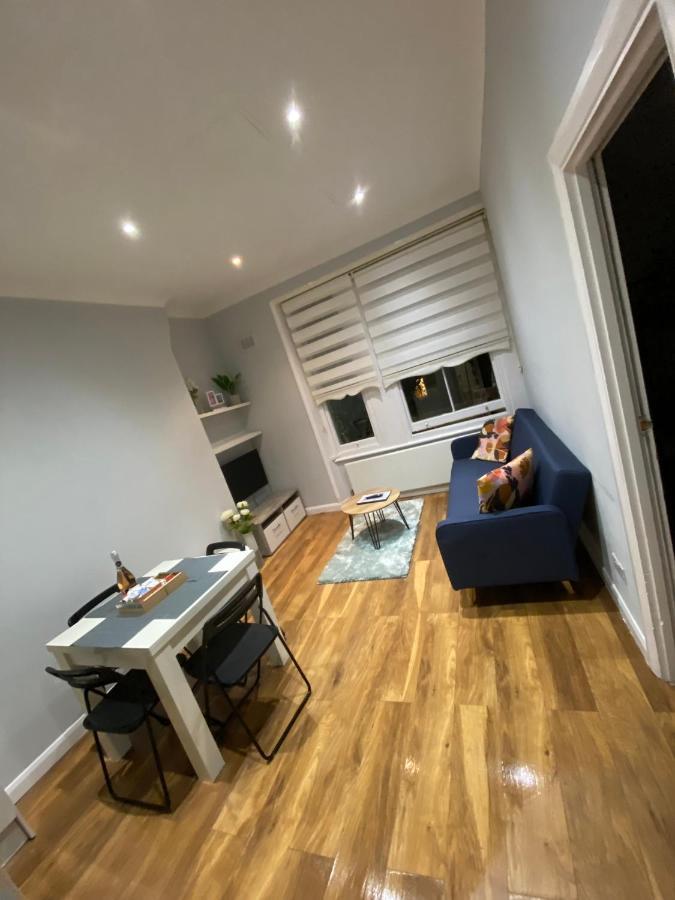 Stunning 2 bed flat in Ladbroke Grove Lejlighed London Eksteriør billede